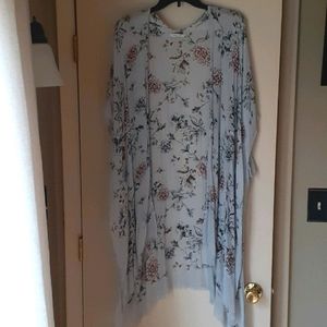 Womens size 0/ Small kimono